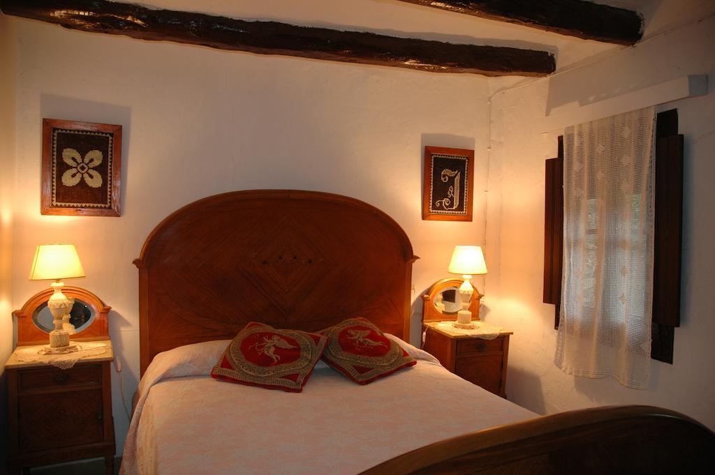 Hotel Cal Alejandro Montsonís Habitación foto